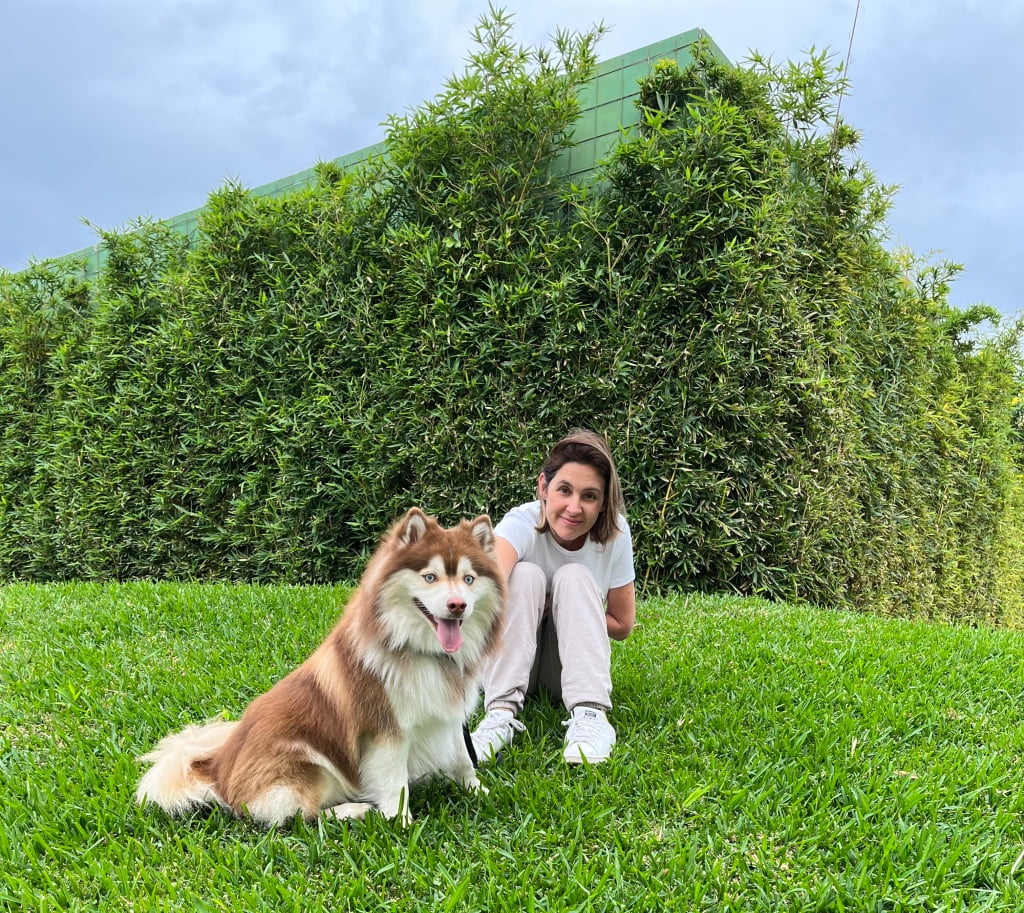 Miva, the passionate Pomsky enthusiast and expert behind Pomsky Shop, hails from the beautiful country of El Salvador. As a devoted wife and proud mother of five grown children, Miva has always had a deep love for family and pets. Her journey into the enchanting world of Pomskies began with the arrival of her beloved Griffin, a playful and affectionate Pomsky who instantly captured her heart.